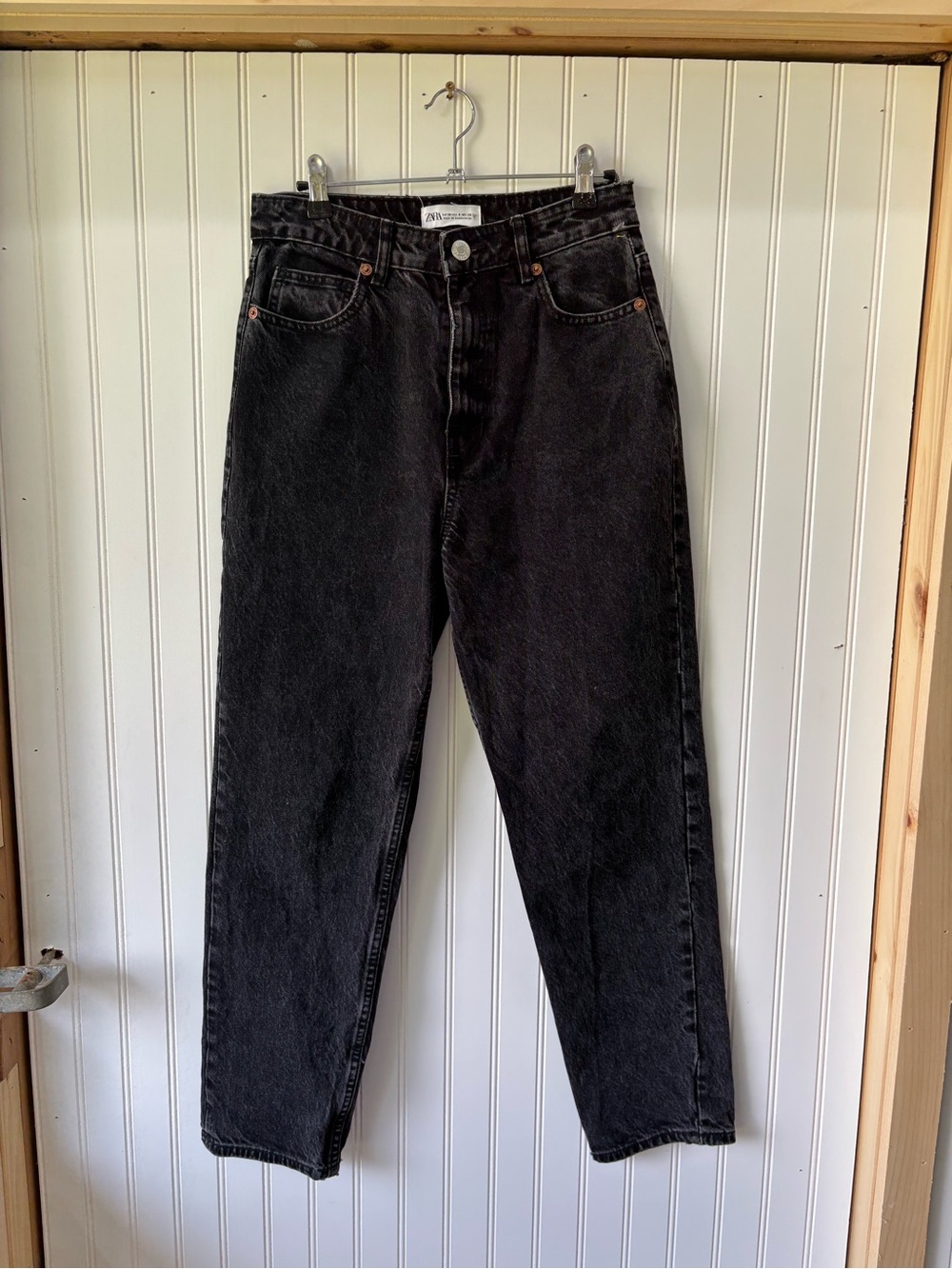 Zara Black Denim High-Rise straight leg grunge goth Jeans